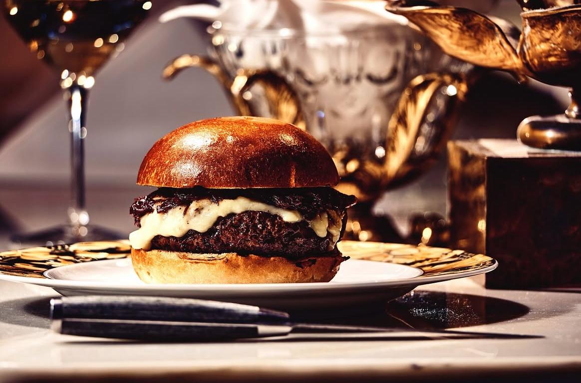 Le Burger at the bar